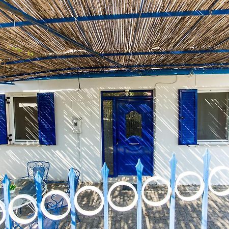 Blue White Apartments - Kefallonia Poolside Retreats 스파르티아 외부 사진