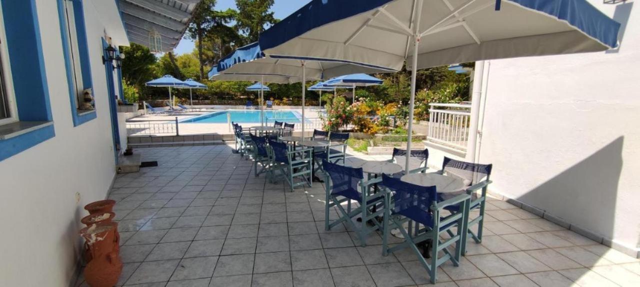 Blue White Apartments - Kefallonia Poolside Retreats 스파르티아 외부 사진
