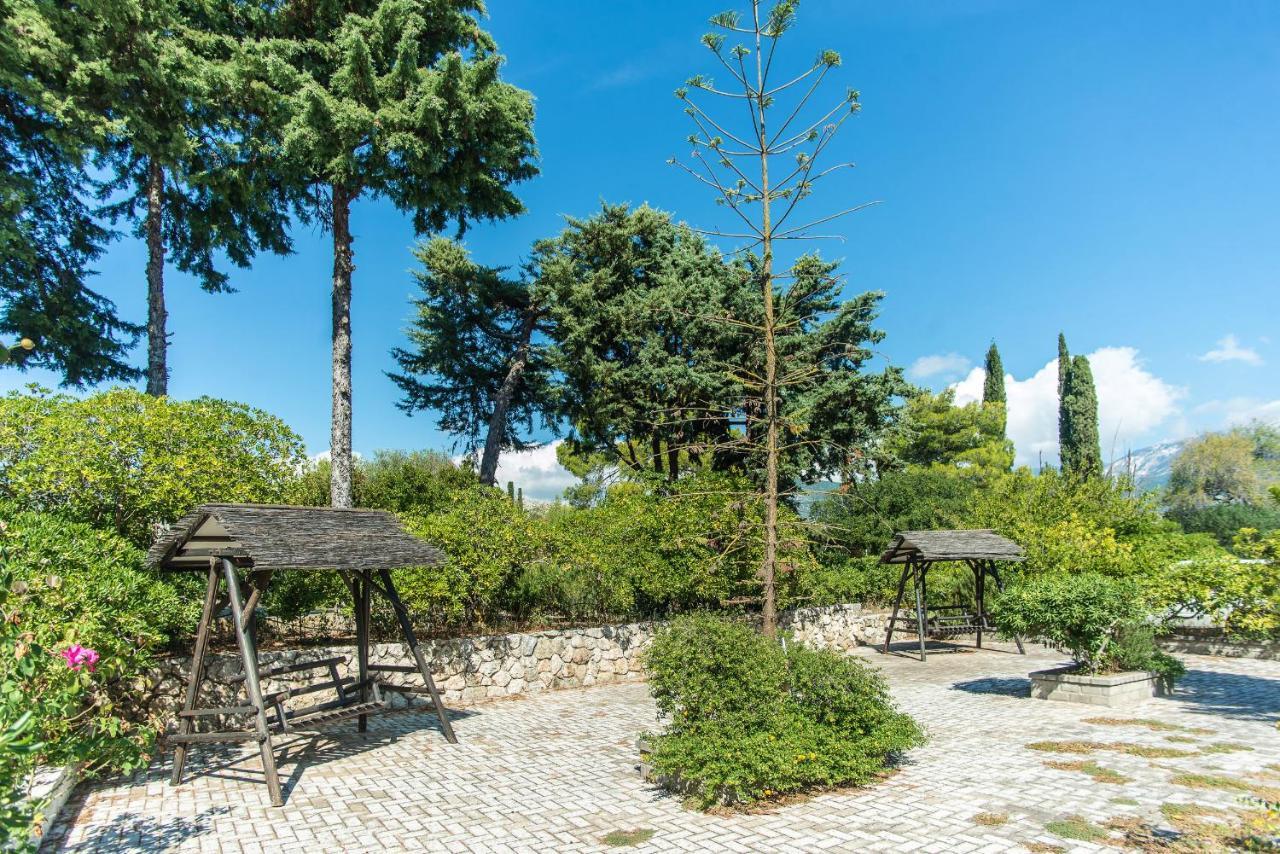 Blue White Apartments - Kefallonia Poolside Retreats 스파르티아 외부 사진