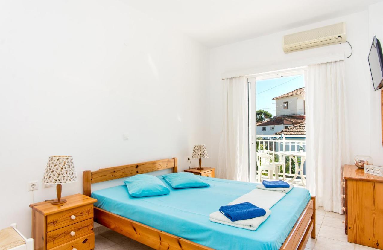 Blue White Apartments - Kefallonia Poolside Retreats 스파르티아 외부 사진