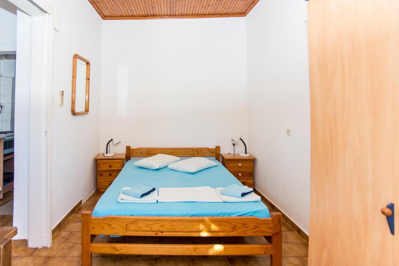 Blue White Apartments - Kefallonia Poolside Retreats 스파르티아 외부 사진