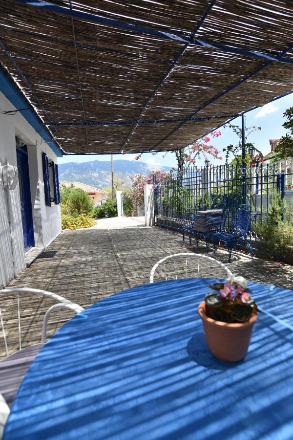 Blue White Apartments - Kefallonia Poolside Retreats 스파르티아 외부 사진