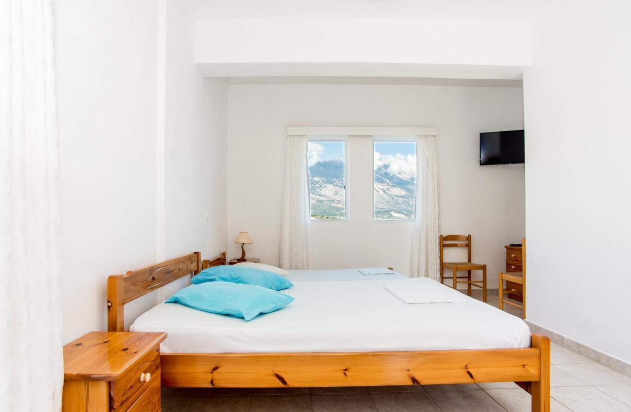 Blue White Apartments - Kefallonia Poolside Retreats 스파르티아 외부 사진