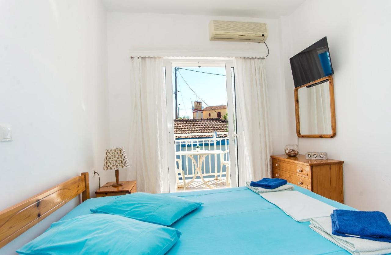 Blue White Apartments - Kefallonia Poolside Retreats 스파르티아 외부 사진
