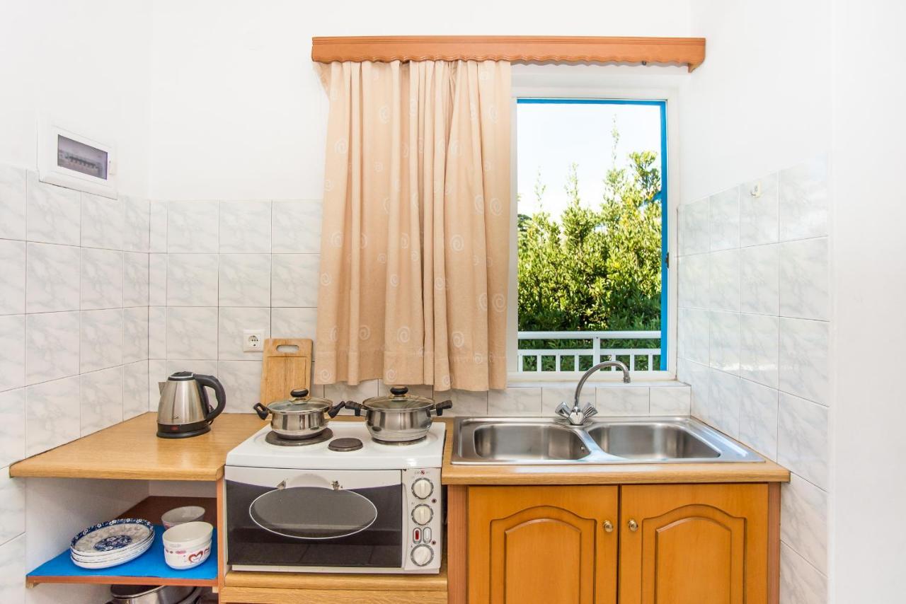 Blue White Apartments - Kefallonia Poolside Retreats 스파르티아 외부 사진