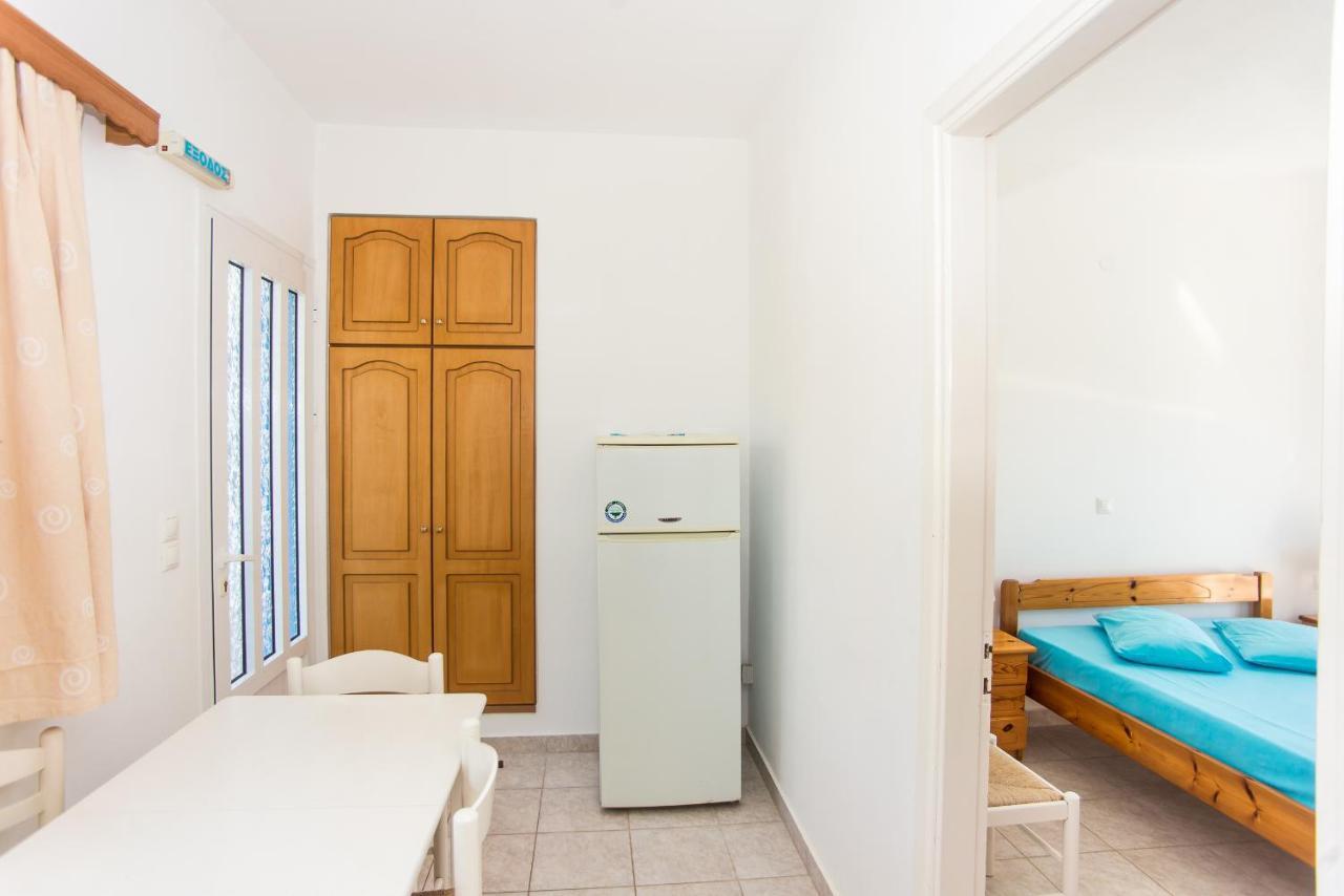 Blue White Apartments - Kefallonia Poolside Retreats 스파르티아 외부 사진
