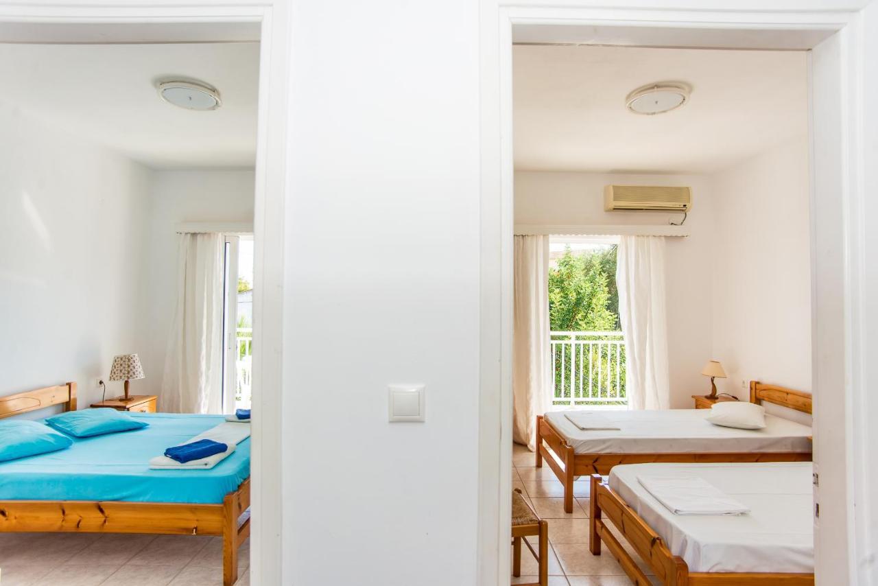 Blue White Apartments - Kefallonia Poolside Retreats 스파르티아 외부 사진