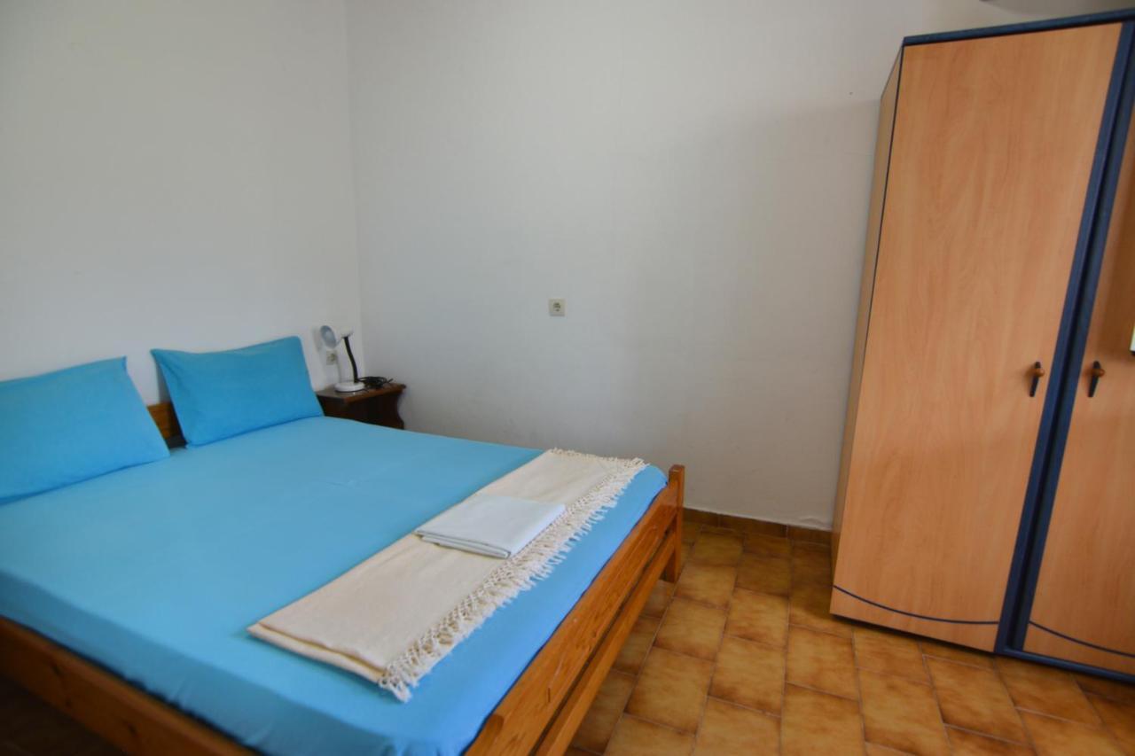 Blue White Apartments - Kefallonia Poolside Retreats 스파르티아 외부 사진