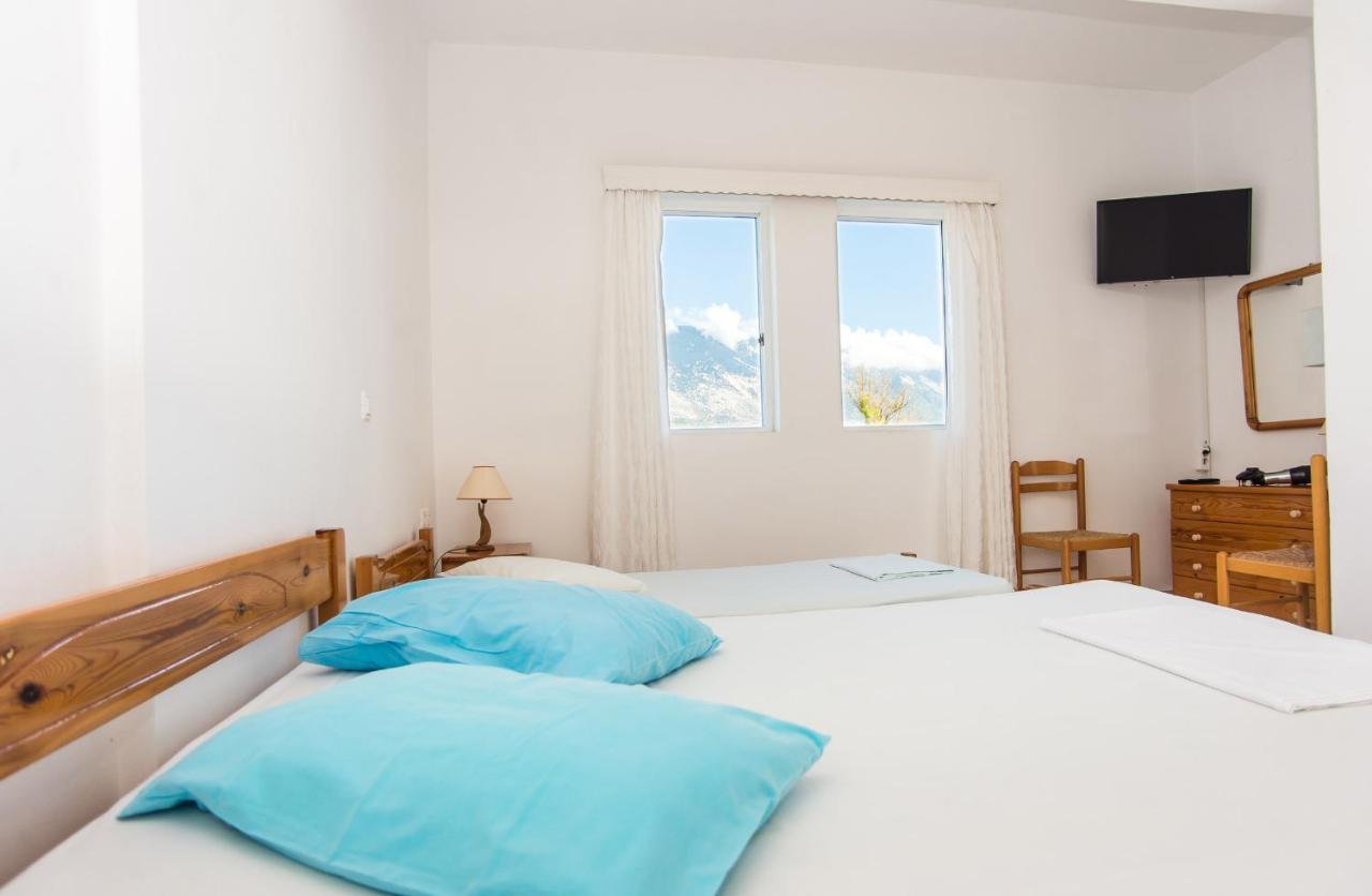Blue White Apartments - Kefallonia Poolside Retreats 스파르티아 외부 사진